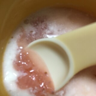 ⁑離乳食 モグモグ期⁑コロコロいちごのヨーグルト